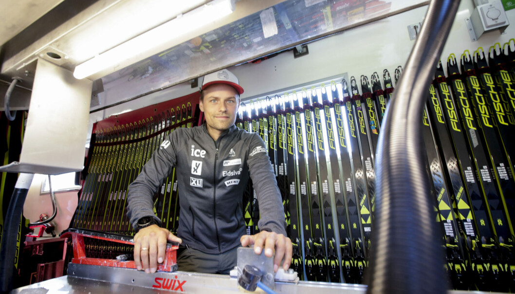 Skiskytterlandslagets smøresjef Tobias Dahl Fenre har hatt besøk to ganger av kontrollørene fra IBU for sjekk om fluor-produkter. Foto: Vidar Ruud / NTB Skiskytterlandslagets smøresjef Tobias Dahl Fenre har hatt besøk to ganger av kontrollørene fra IBU for sjekk om fluor-produkter. Foto: Vidar Ruud / NTB