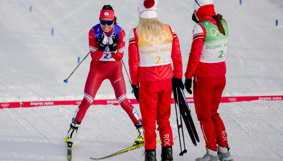 Zhangjiakou, Kina 20220212. Veronika Stepanova fra Roc går inn til gull under 4 x 5 km stafett for kvinner under vinter-OL i Beijing 2022.Foto: Fredrik Varfjell / NTB