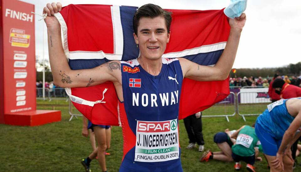 Dublin, Ireland 20211212. Norway's Jakob Ingebrigtsen celebrates winning the Senior Men's event during the SPAR European Cross Country Championships 2021 at Fingal-Dublin in Ireland. Picture date: Sunday December 12, 2021.Foto: Niall Carson/Pa / NTB