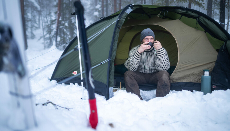 LAR FOR Å PRØVE VINTERTELTING?: Norsk Friluftsliv og Norges Speiderforbund har tipsene du trenger for å sove ute i vinterferien. Foto: Gard Eirik Arneberg