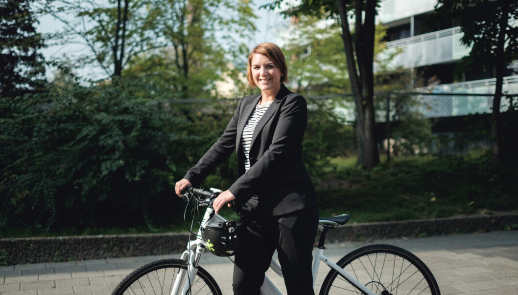 Elsykkelen erstatter biltrafikk sier generalsekretær Christina Bu i Elbilforeningen. Foto: Elbilforeningen. Elsykkelen erstatter biltrafikk sier generalsekretær Christina Bu i Elbilforeningen. Foto: Elbilforeningen.