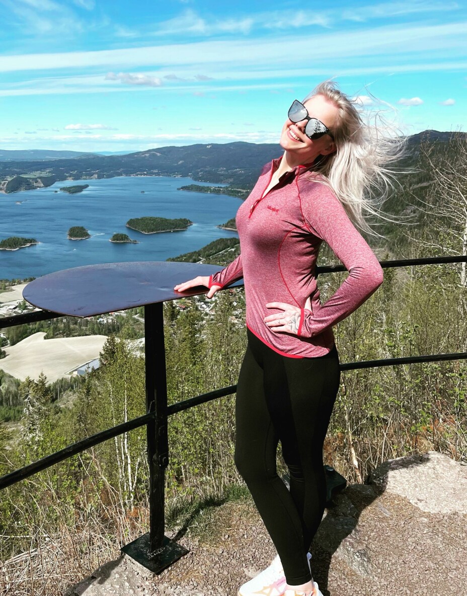 Christine er stolt over at hun kan gå opp til Kongens utsikt i Hole kommune uten å bli sliten