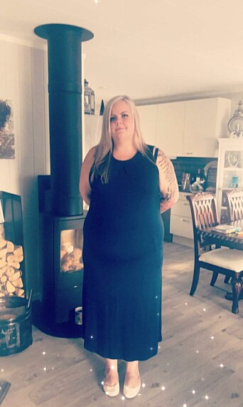 Her er Christine på full fart opp i vekt. Den endte på 152kg og krykker da hun skulle forsøke å gå. Her er Christine på full fart opp i vekt. Den endte på 152kg og krykker da hun skulle forsøke å gå.