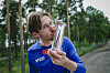 Pål Haugen Lillefosse fra Fana IL med kongepokalen etter NM i friidrett på Øverlands Minde friidrettsbane i Stjørdal.