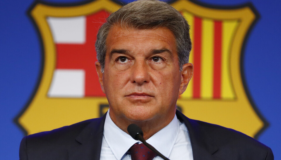 Barcelonas klubbpresident Joan Laporta meddelte torsdag at klubben har solgt 10 prosent av TV-rettighetene sine. Barcelonas klubbpresident Joan Laporta meddelte torsdag at klubben har solgt 10 prosent av TV-rettighetene sine.