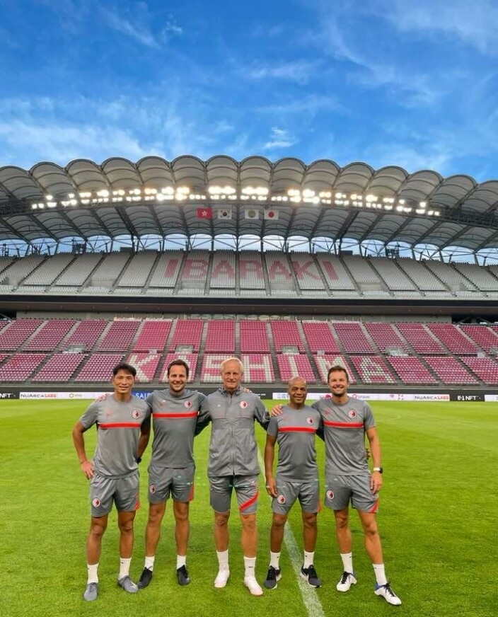 Jørn Andersen med sitt trenerteam på landslaget til HongKong. Jørn Andersen med sitt trenerteam på landslaget til HongKong.