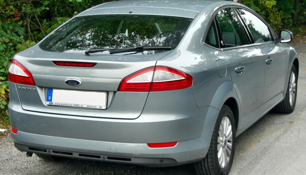 Med eldre biler som går på bensin eller diesel, kjører folk mye mindre grunnet de høye drivstoff-prisene. Med eldre biler som går på bensin eller diesel, kjører folk mye mindre grunnet de høye drivstoff-prisene.
