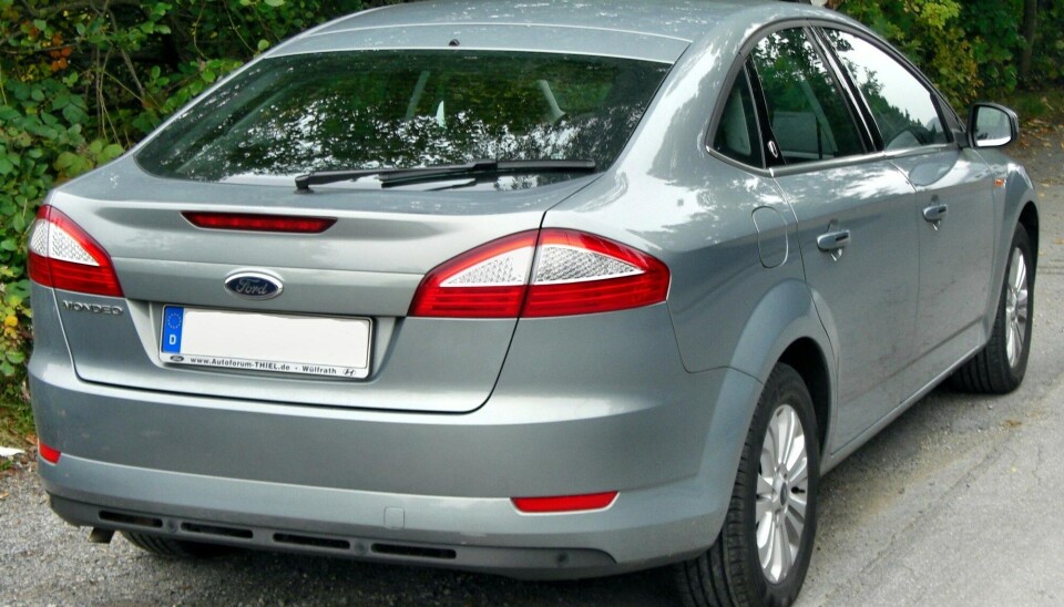 Med eldre biler som går på bensin eller diesel, kjører folk mye mindre grunnet de høye drivstoff-prisene. Med eldre biler som går på bensin eller diesel, kjører folk mye mindre grunnet de høye drivstoff-prisene.