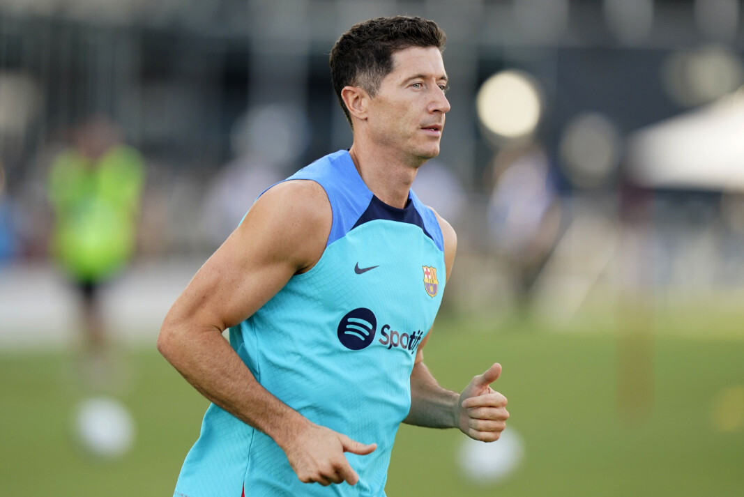 Målmaskinen og FC Barcelona's Robert Lewandowski er forbannet på sin gamle arbeidsgiver, Bayern München. Målmaskinen og FC Barcelona's Robert Lewandowski er forbannet på sin gamle arbeidsgiver, Bayern München.