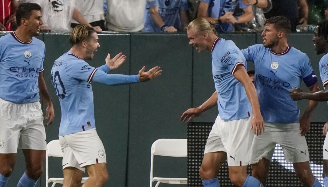 Manchester City's Jack Grealish og Erling Haaland jubler etter scoring mot Bayern M@unchen. Nå er Haaland meldt klar til Community Shields-kampen mot Liverpool Manchester City's Jack Grealish og Erling Haaland jubler etter scoring mot Bayern M@unchen. Nå er Haaland meldt klar til Community Shields-kampen mot Liverpool