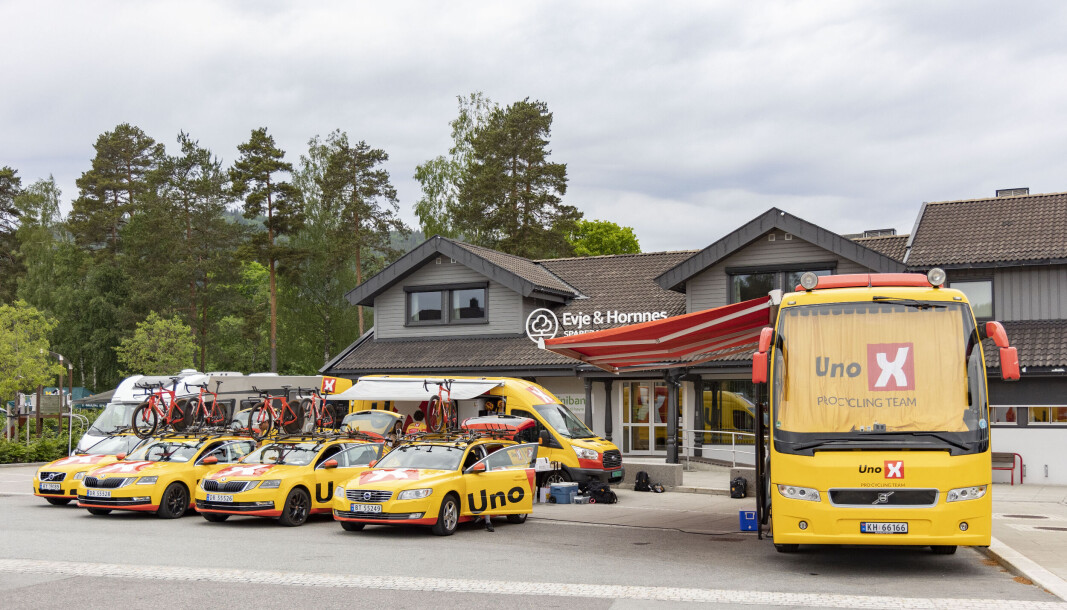Sånn ser det ut når Uno-X lagene ankommer ritt. Det er viktig at rytterne har det aller beste støtteapparat og fasiliteter. Sånn ser det ut når Uno-X lagene ankommer ritt. Det er viktig at rytterne har det aller beste støtteapparat og fasiliteter.