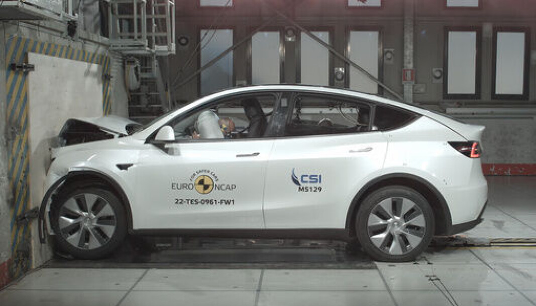 Tesla Y scorer høyt på kollisjonstest Tesla Y scorer høyt på kollisjonstest