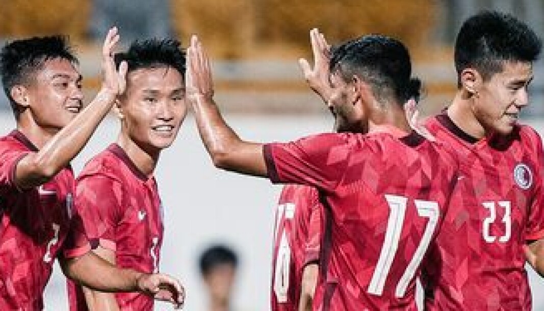 Jubel i Hong Kongs fotball-landslags om trenes av Jørn Andersen. Jubel i Hong Kongs fotball-landslags om trenes av Jørn Andersen.