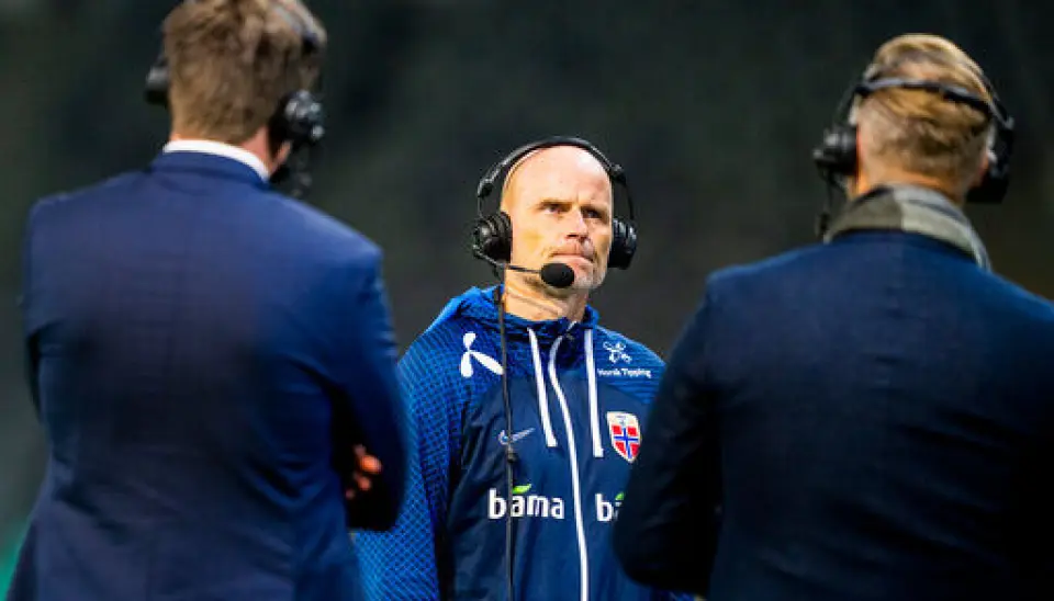 Ståle Solbakken i intervju med TV 2 etter tapet for Slovenia i nasjonsligaen. Foto: Fredrik Varfjell / NTB Ståle Solbakken i intervju med TV 2 etter tapet for Slovenia i nasjonsligaen. Foto: Fredrik Varfjell / NTB