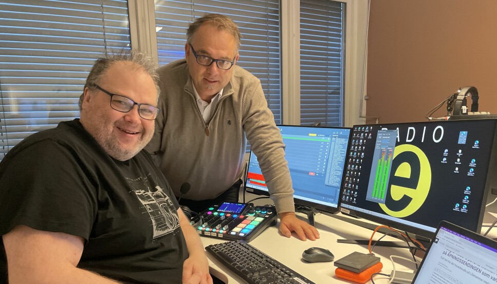 Erik Mohn og Lasse Olsrud Evensen leder dagens åpningssending på Radio-E fra hovedstudio på Lillehammer.