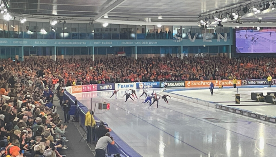 Stor fest og publik tett på løperne. Stor fest og publik tett på løperne.